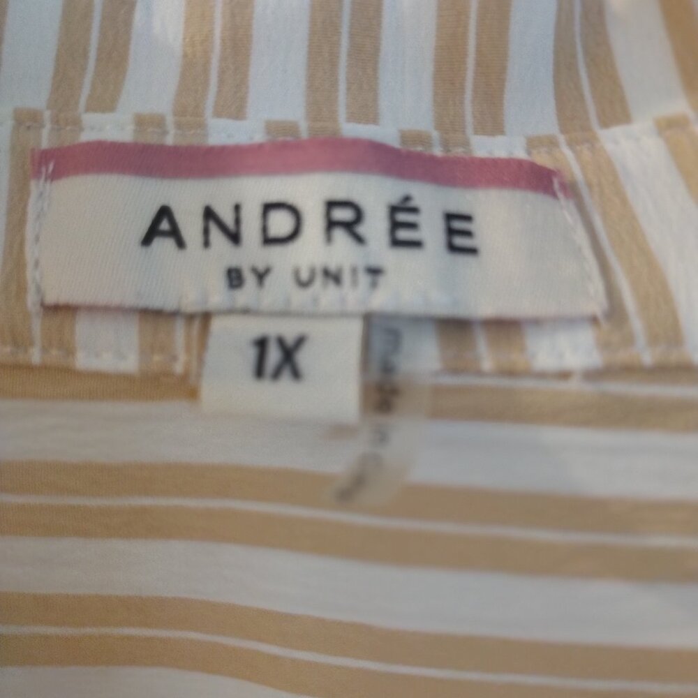 ANDRE' BUTTON UP BLOUSE - Picture 2 of 3